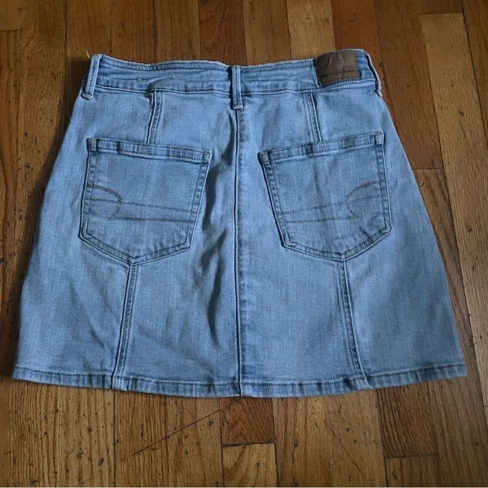 American Eagle Button Front Mini Denim Skirt Size 6 - Picture 4 of 6